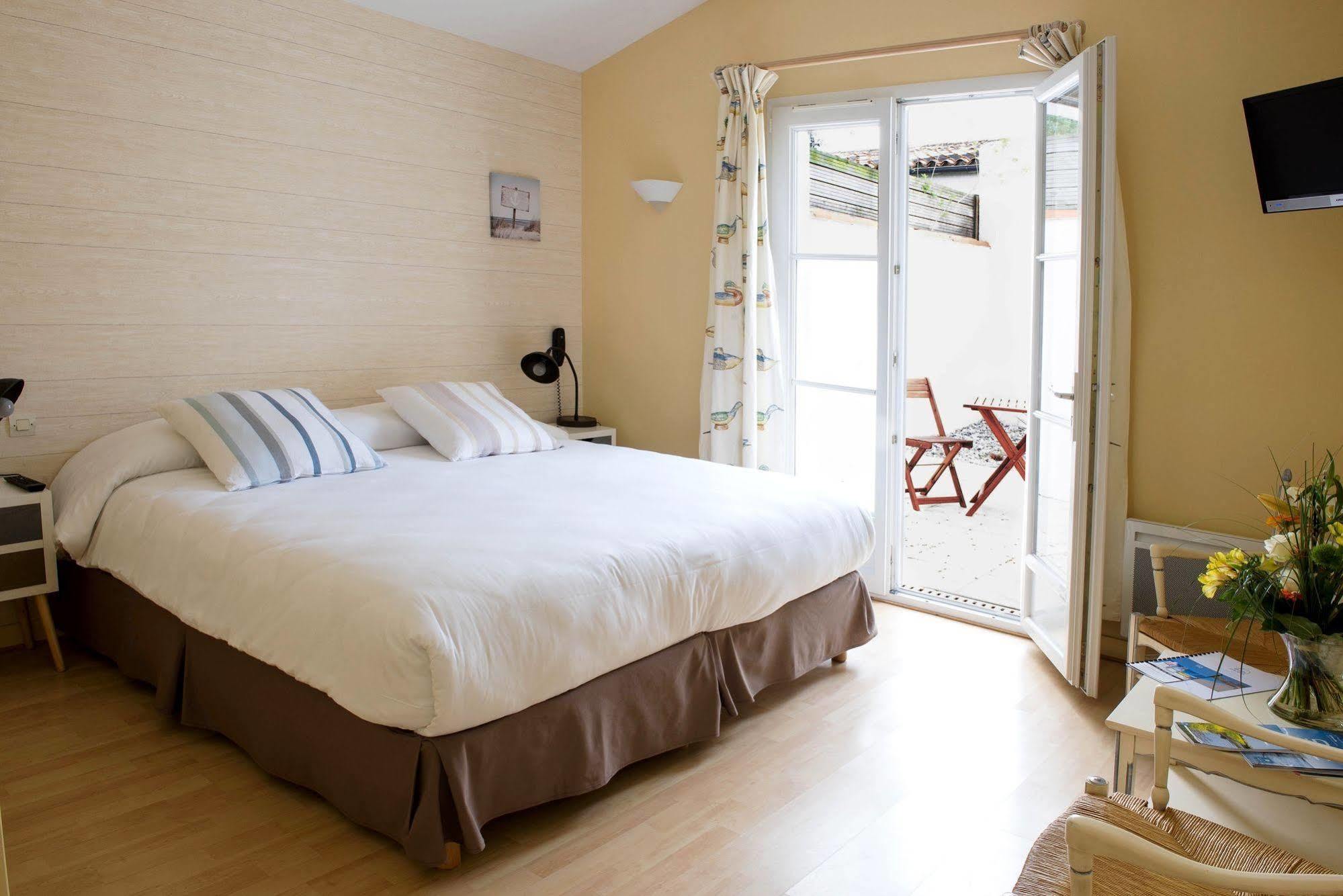 Hotel Jerodel Le Bois-Plage-en-Re Exterior photo