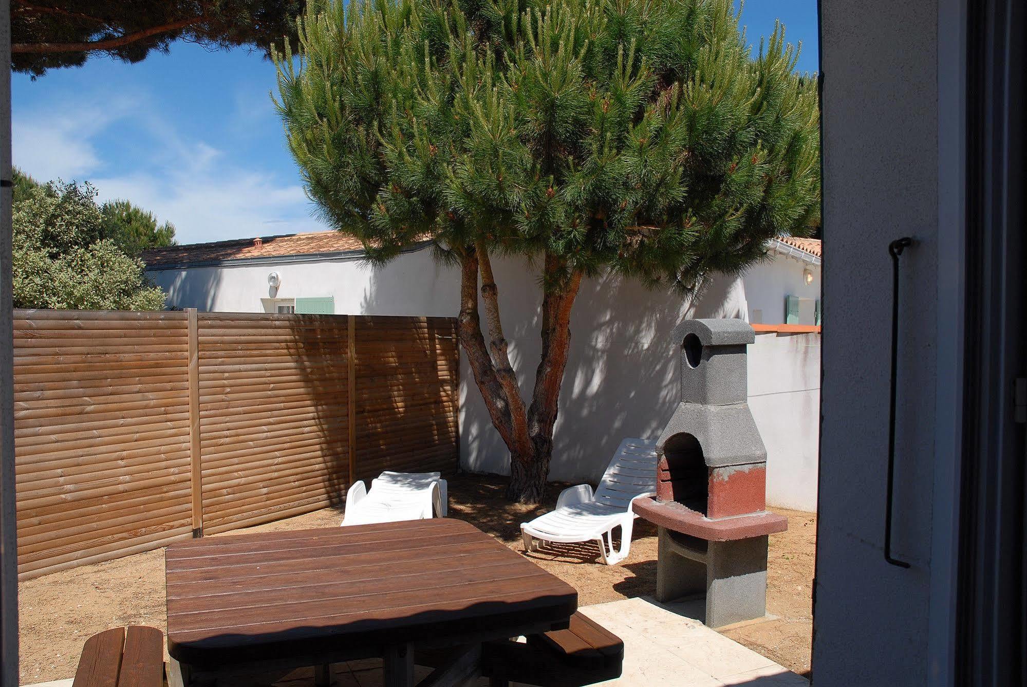 Hotel Jerodel Le Bois-Plage-en-Re Exterior photo